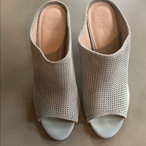 Worn once! Baby Blue Suede Seychelles Wedges